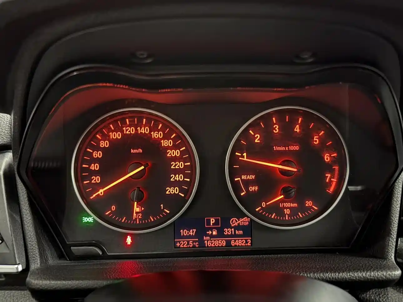 BMW 2 Series Touring 2016 218i Sport Design Package фото 13