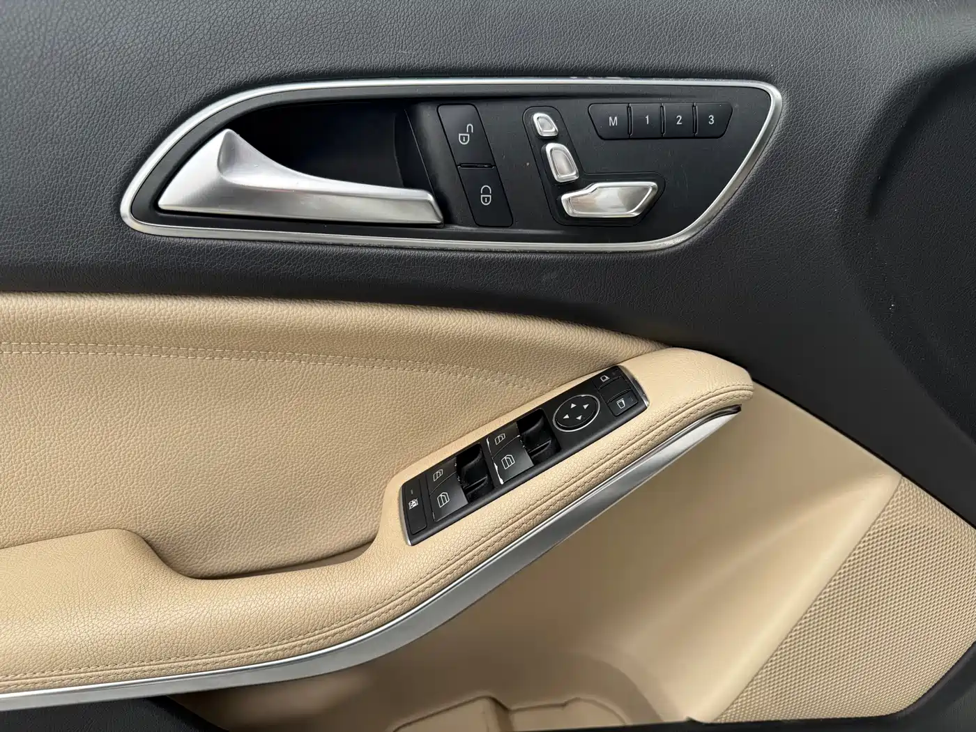 Mercedes-Benz GLA 2018 GLA 200 Dynamic фото 7