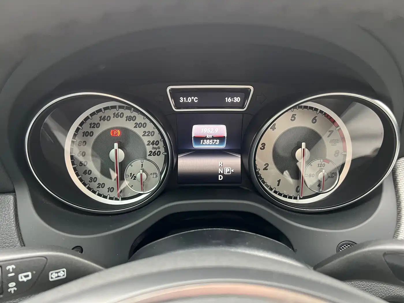 Mercedes-Benz GLA 2017 GLA 220 4MATIC Fashion фото 11