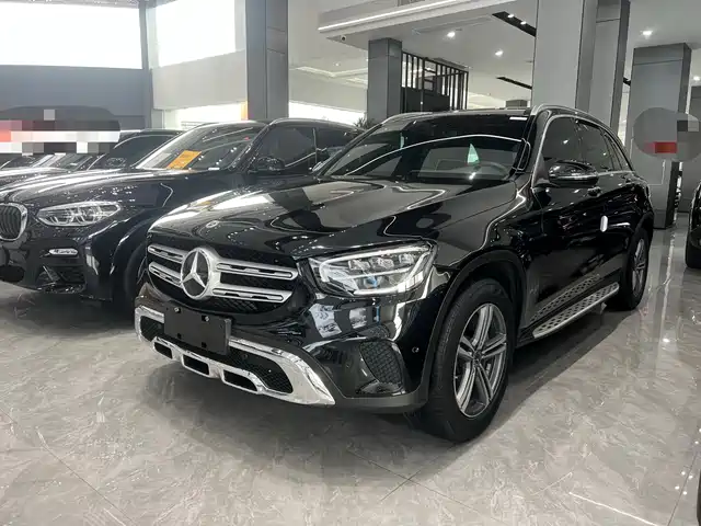 MERCEDES-BENZ GLC