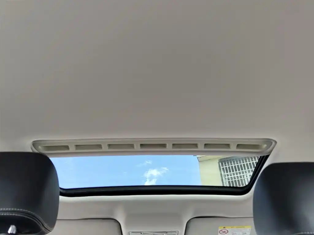 Škoda Rapid 2018 1.6L Automatic Comfort Edition фото 18