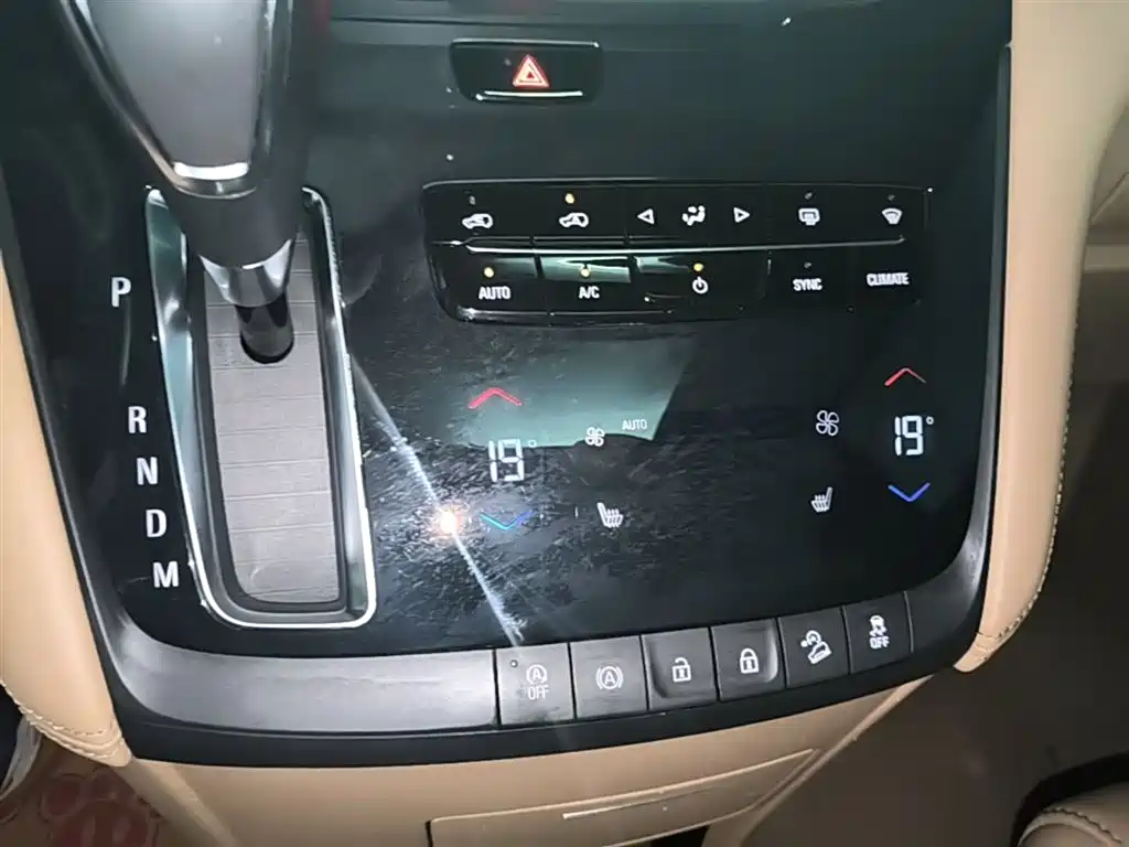 Buick GL8 2017 ES 28T Luxury China V фото 13