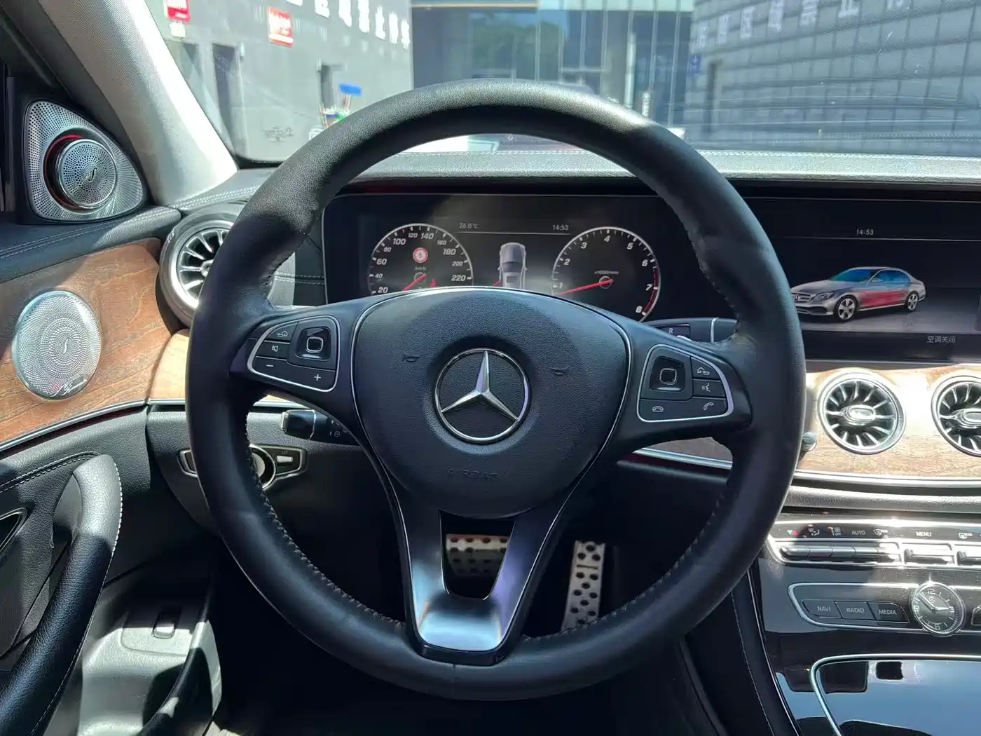 Mercedes-Benz E-Class 2016 E 300 L Fashion Type фото 17