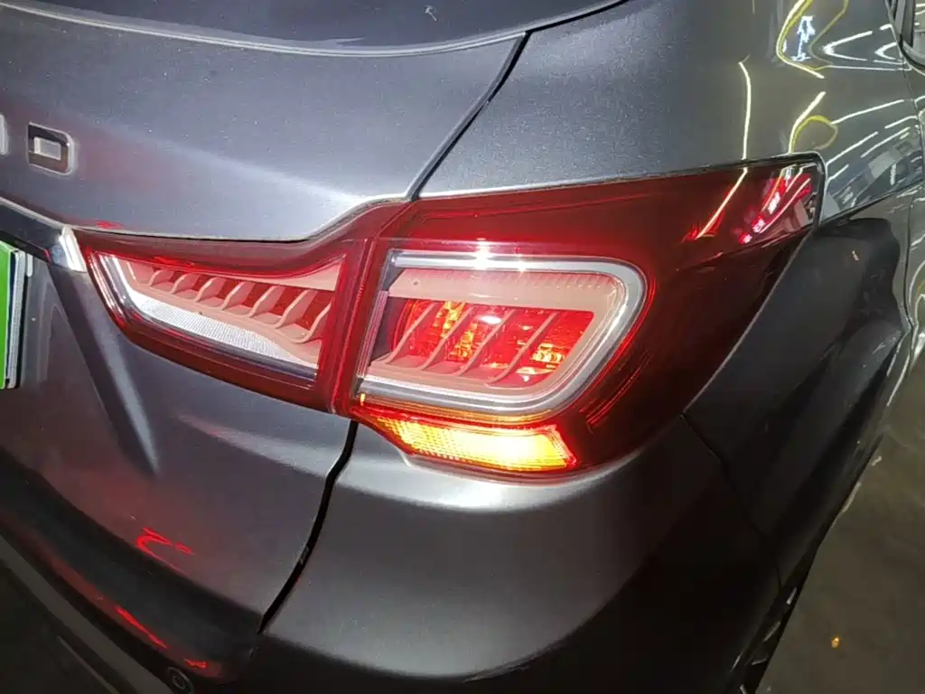Landwind X2 2017 2017 1.6L Auto Platinum Edition