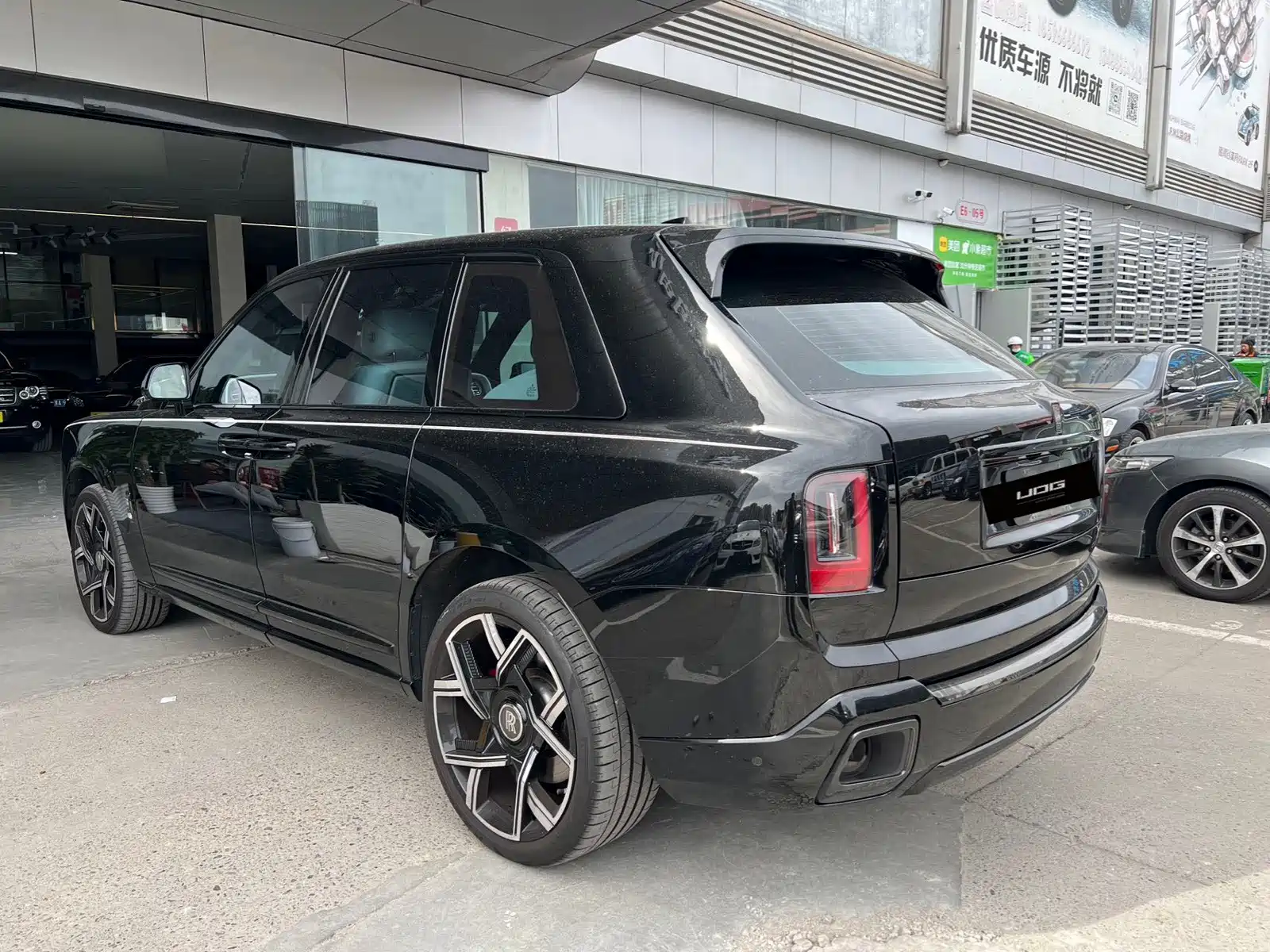 Фото 4 - Rolls-Royce Cullinan