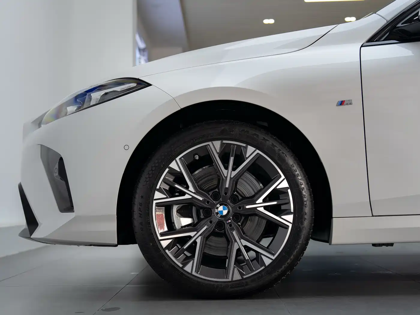 BMW 2 Series 2025 225L M Sport Package фото 7