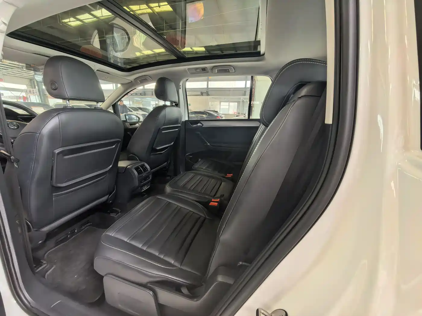 Volkswagen Touran 2018 Touran L 280TSI DSG Comfort 7-seater China V фото 6