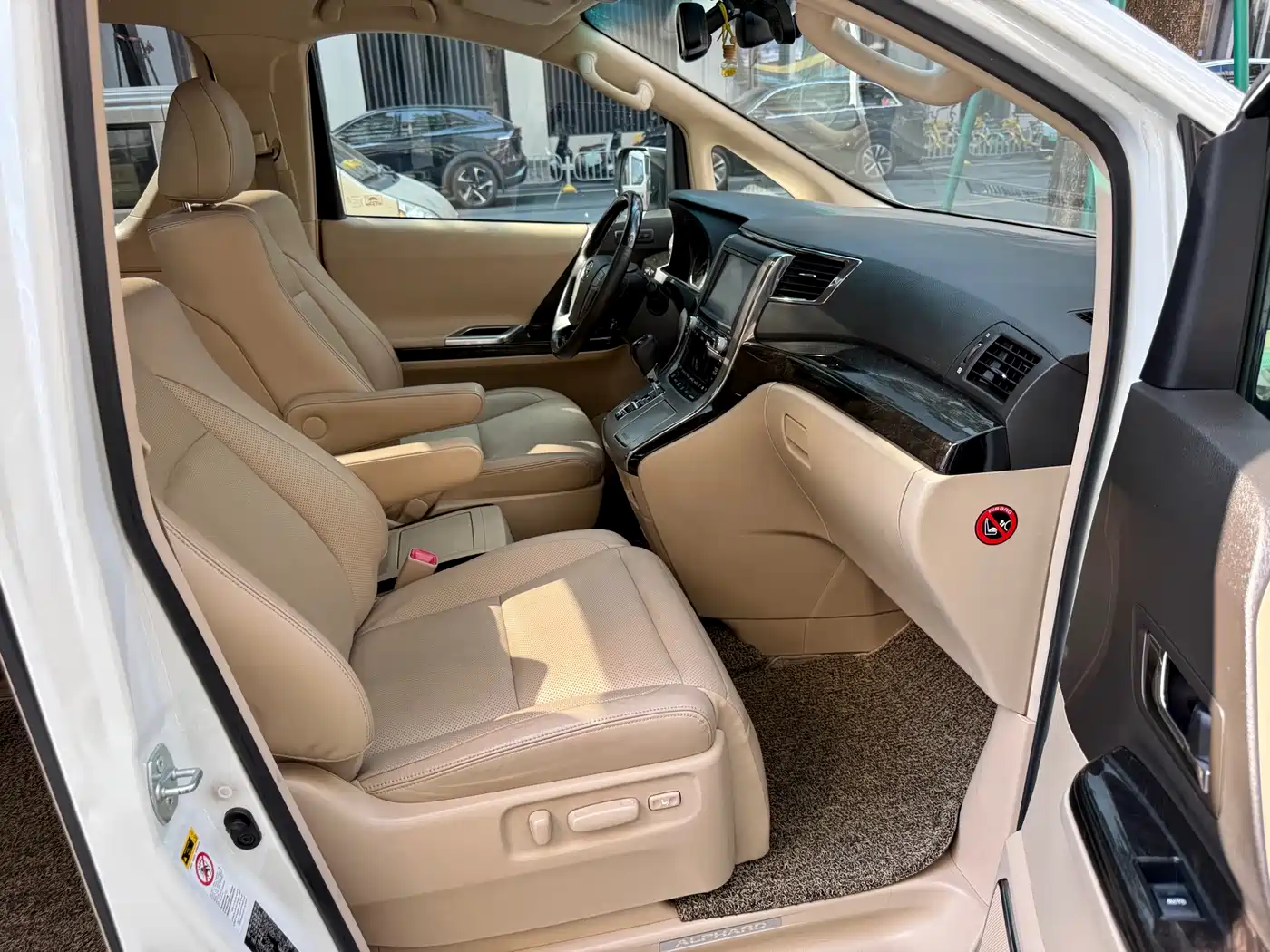 Toyota Alphard 2012 3.5L Luxury Edition фото 8