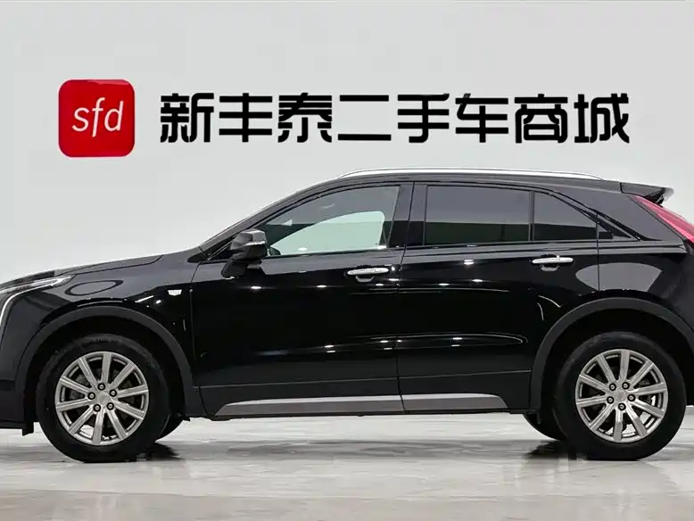 CADILLAC XT4