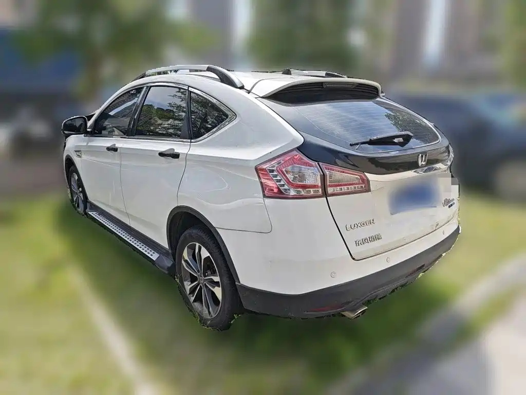 Фото 25 - Luxgen U6 SUV