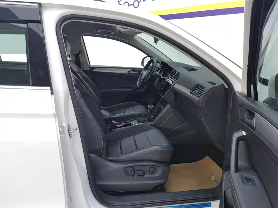 Volkswagen Tiguan L 2018 280TSI Automatic 2WD Comfort фото 8