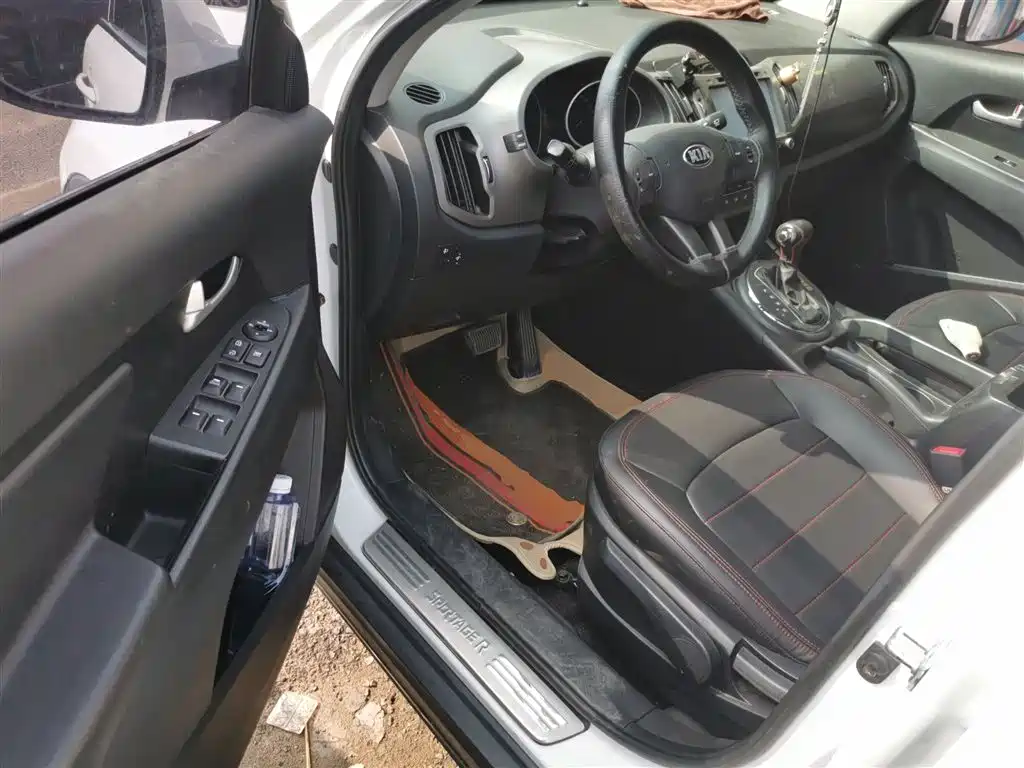 Kia Sportage 2015 2.0L Automatic 2WD GL фото 15