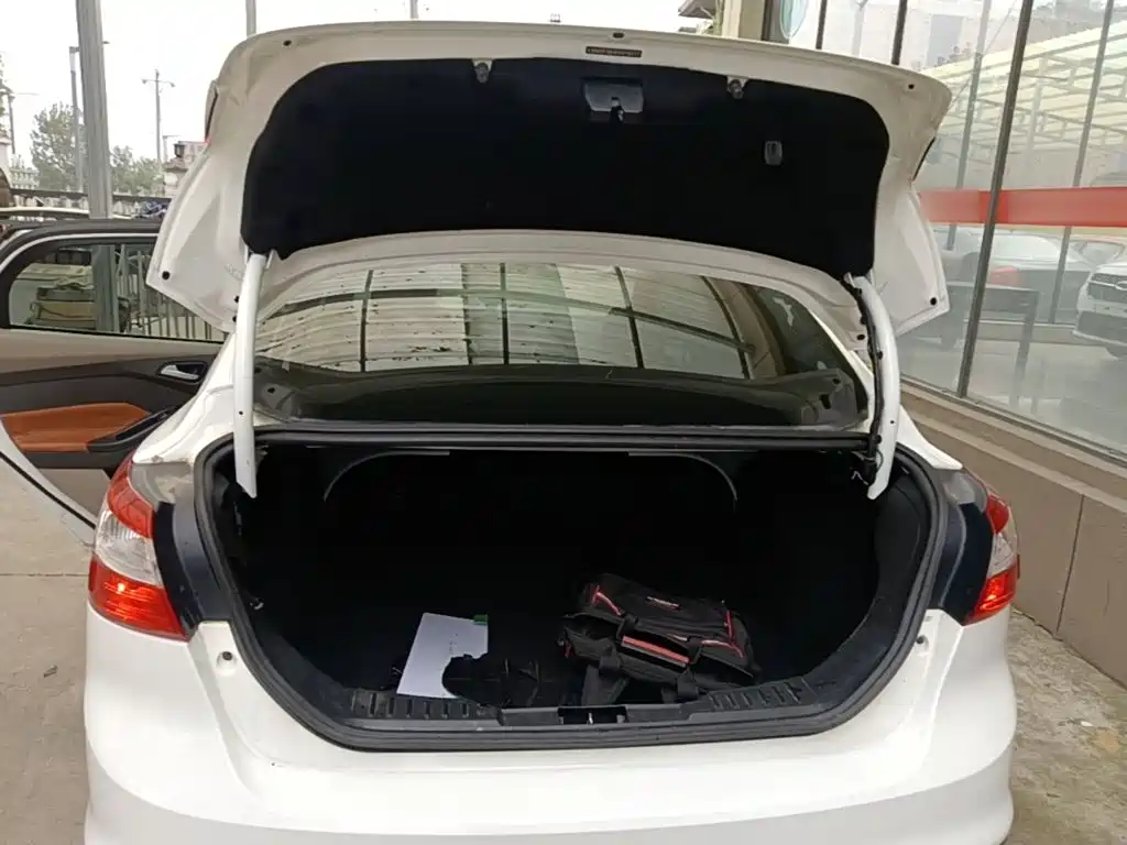 Ford Focus 2015 2012 Sedan 1.6L Automatic Comfort