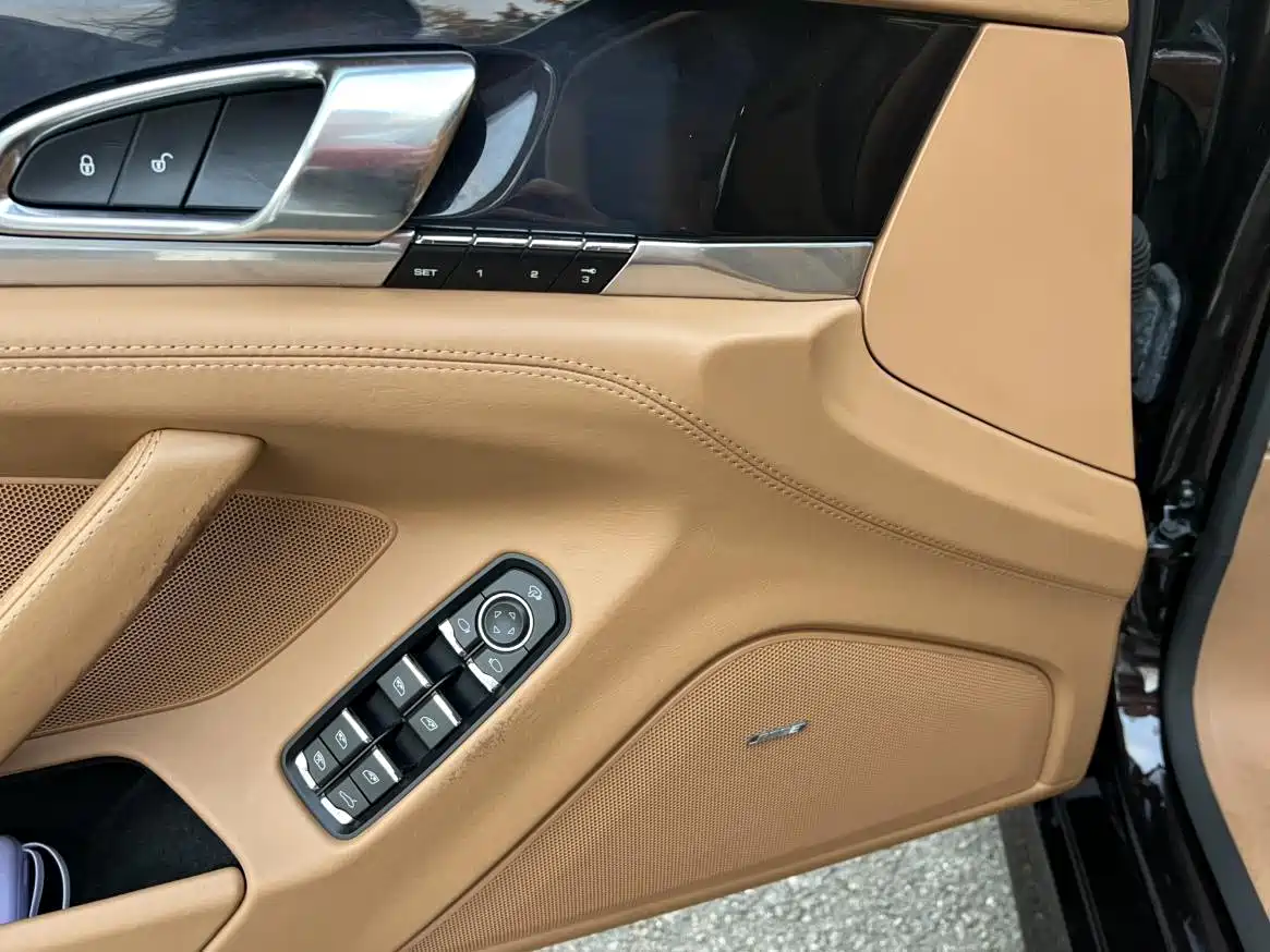 Porsche Panamera 2013 Panamera 4 Platinum Edition 3.6L фото 13