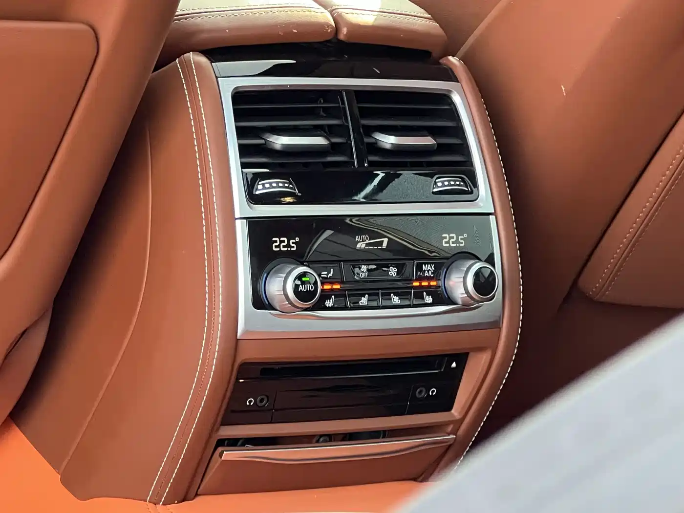 BMW 7 Series 2018 740Li xDrive Premium Type M Sport Package фото 18
