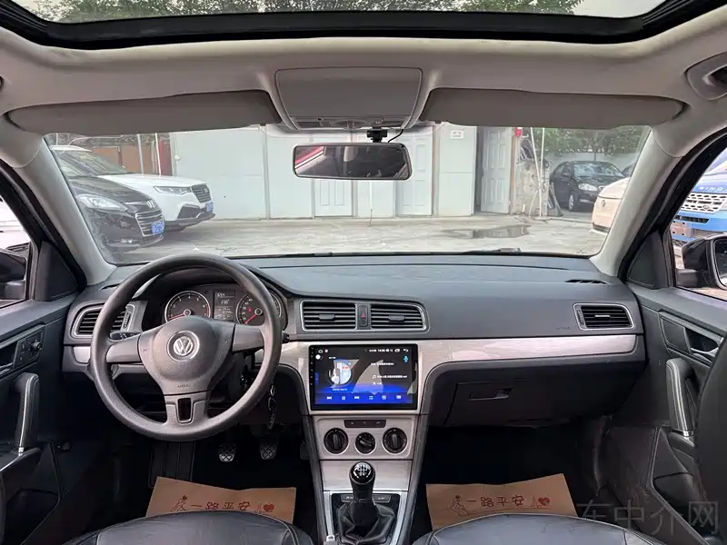 Volkswagen Lavida 2013 1.4TSI Manual Luxury Edition фото 6