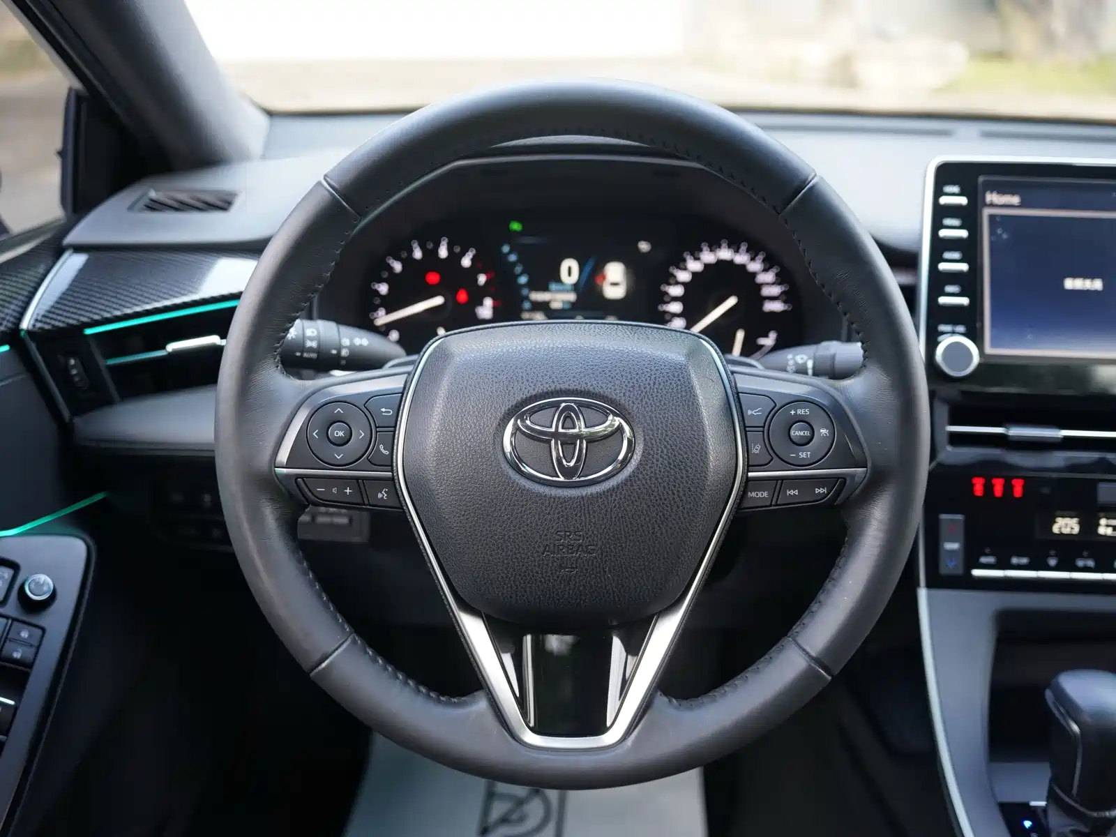 Фото 24 - Toyota Avalon
