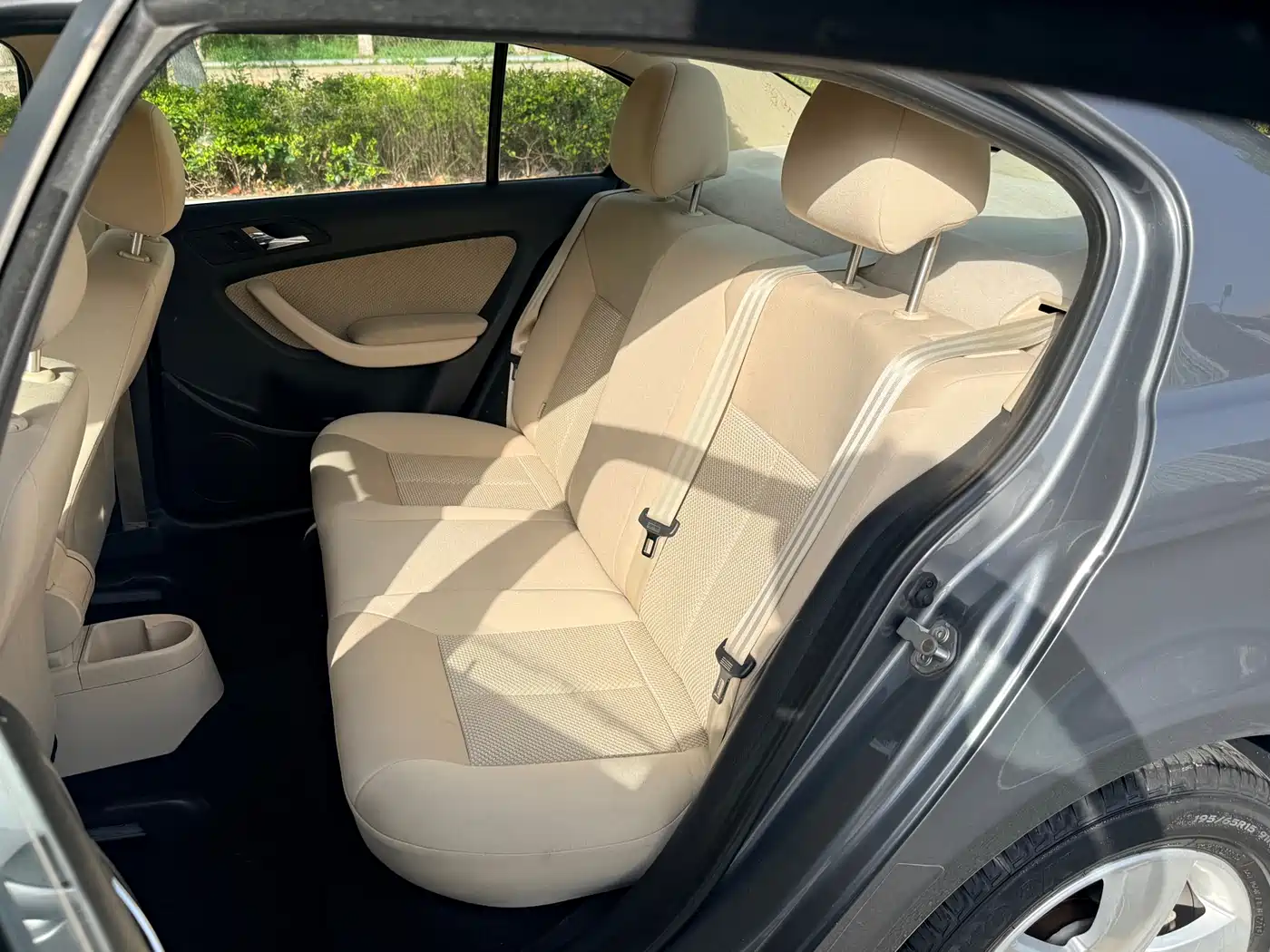 Volkswagen Lavida 2011 1.6L Automatic Leisure Edition фото 8