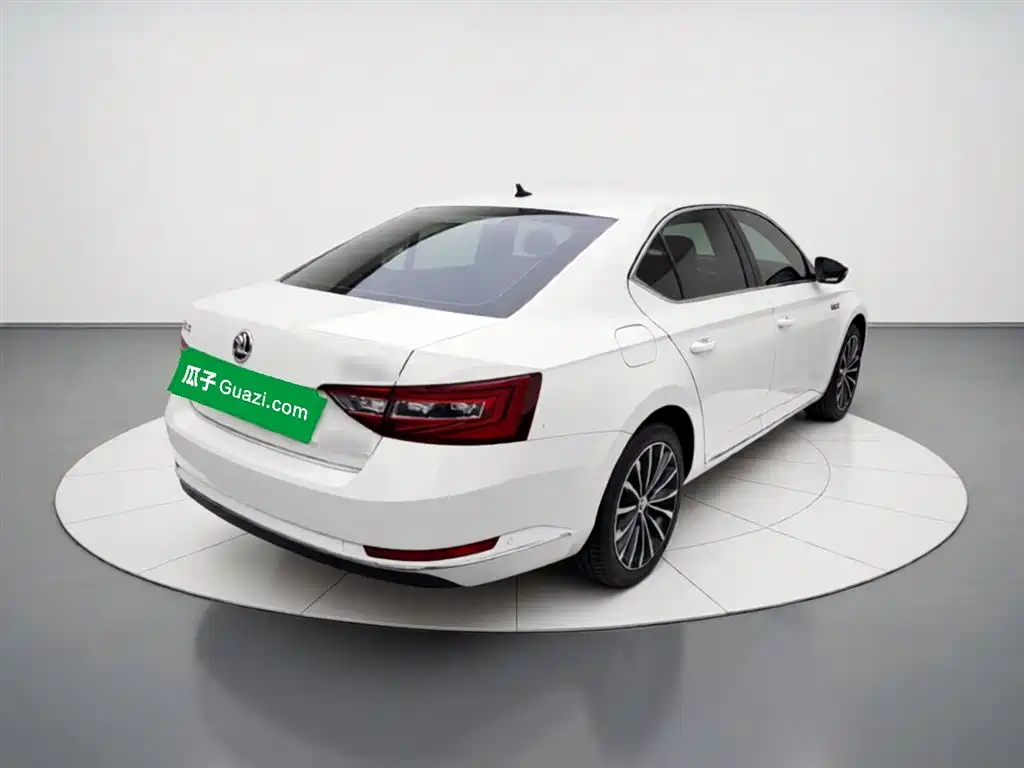 Škoda Superb 2016 TSI330 DSG Smart Edition фото 7