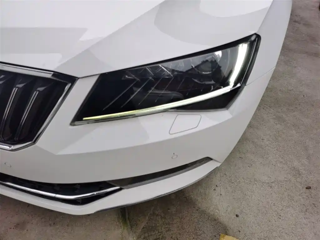 Škoda Superb 2016 TSI330 DSG Smart Edition фото 24