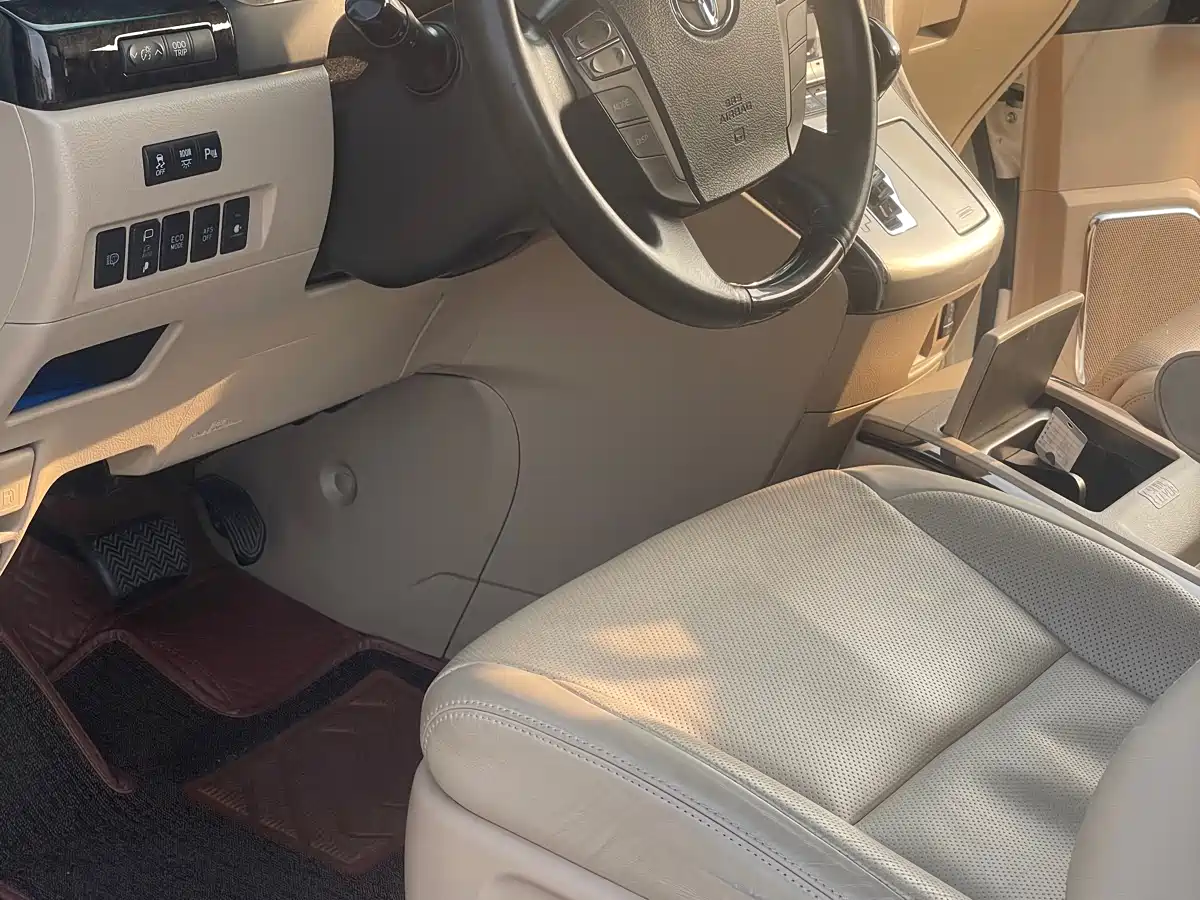Toyota Alphard 2012 3.5L Luxury Edition фото 14