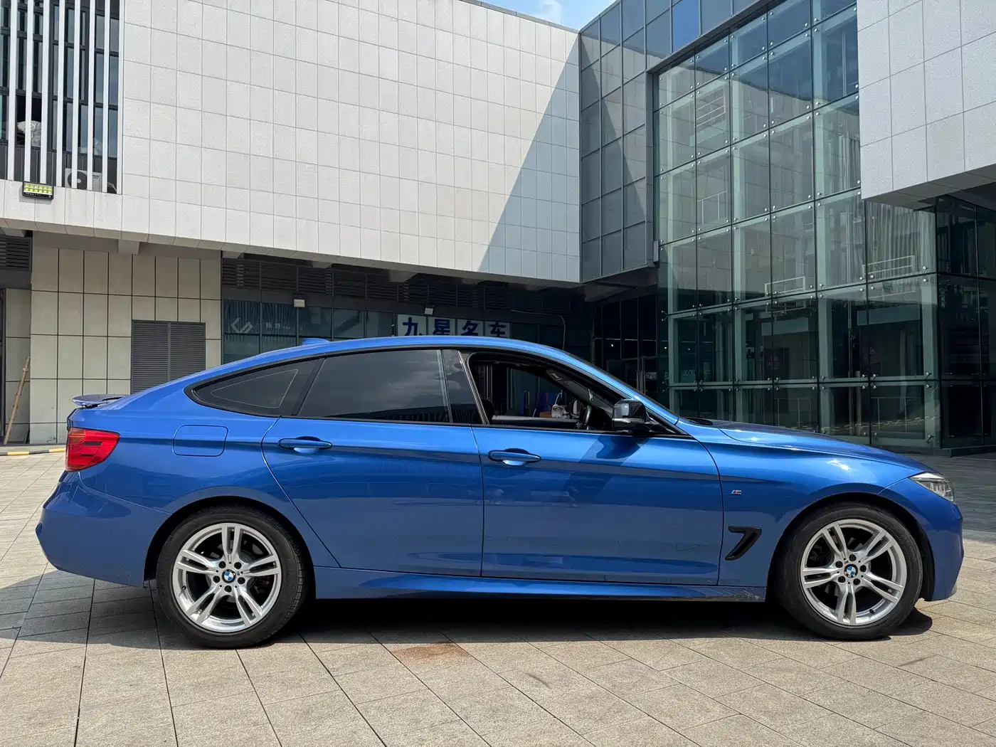 BMW 3 Series GT 2016 320i Design Package фото 4