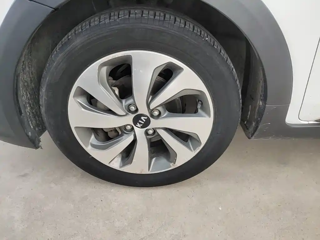 Kia KX CROSS 2018 2017 1.4L AT GLS