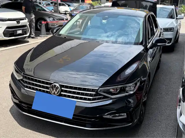 Volkswagen Magotan 2023 2 Million Units Commemorative Edition 280TSI DSG Comfort