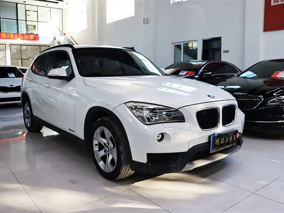 BMW X1 2012 sDrive18i Luxury Model фото 3