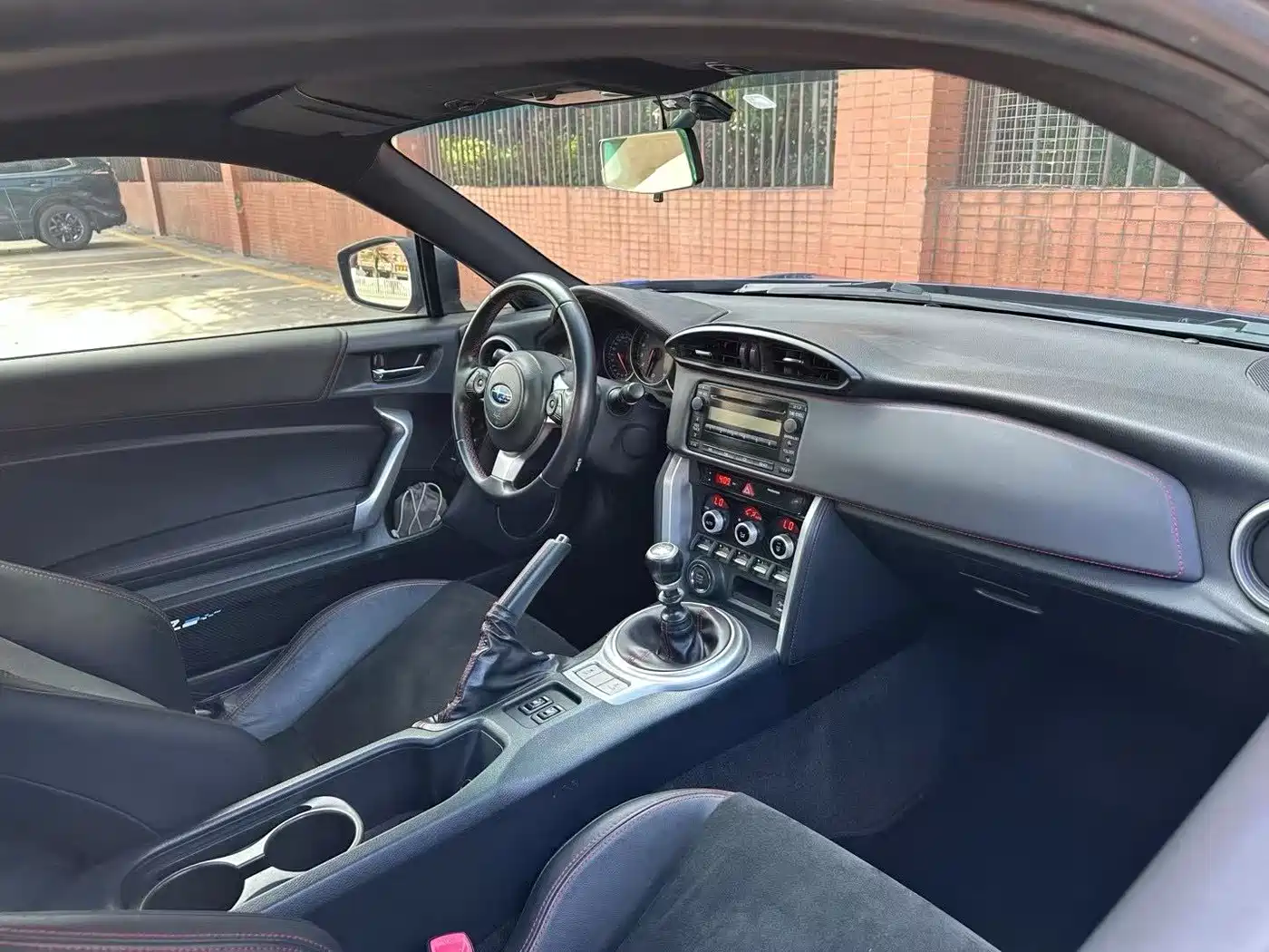 Subaru BRZ 2017 2.0i Manual type-S Edition фото 7
