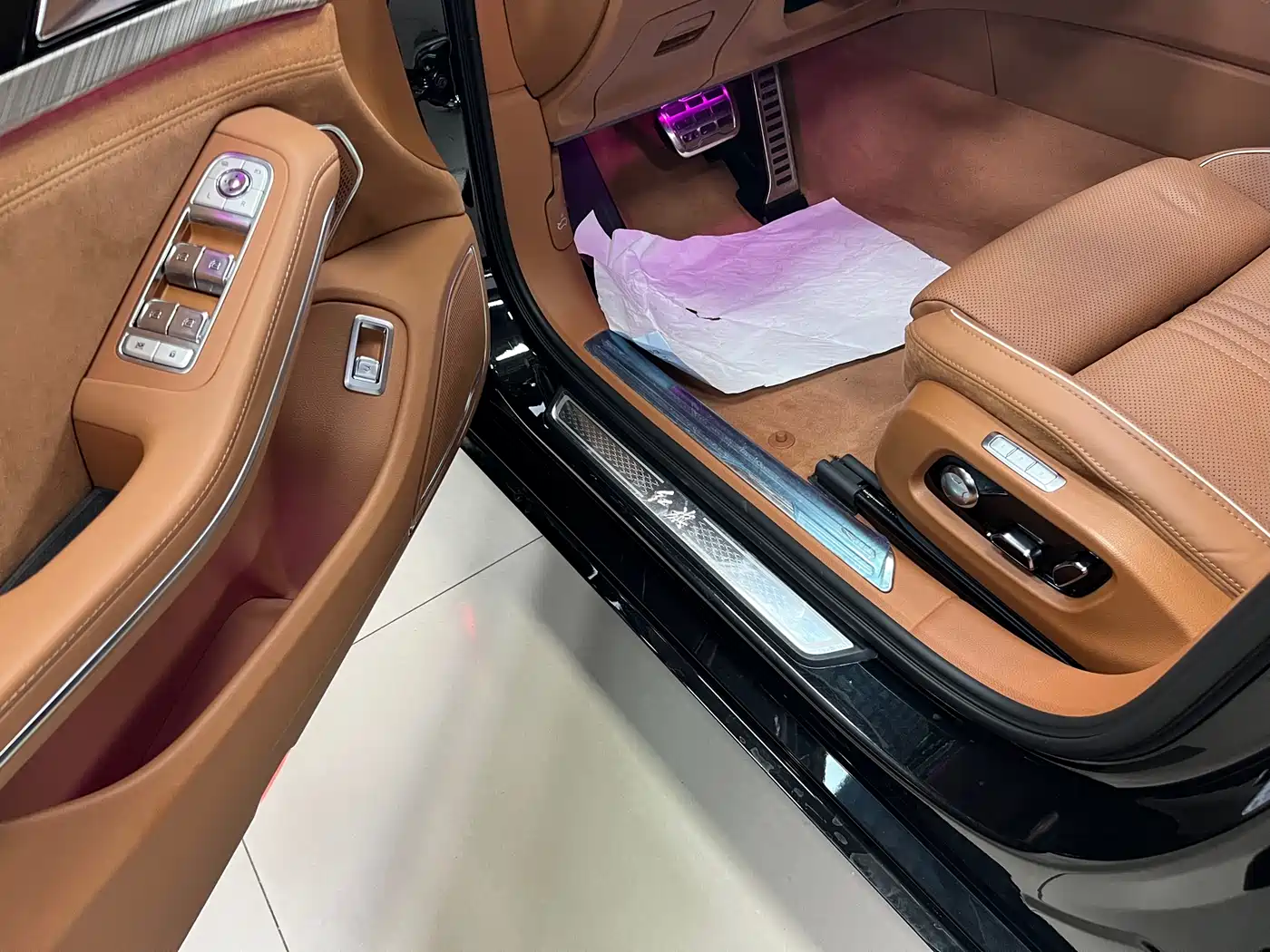 Hongqi H9 2020 Facelift 2.0T Smart Connect Flagship фото 8