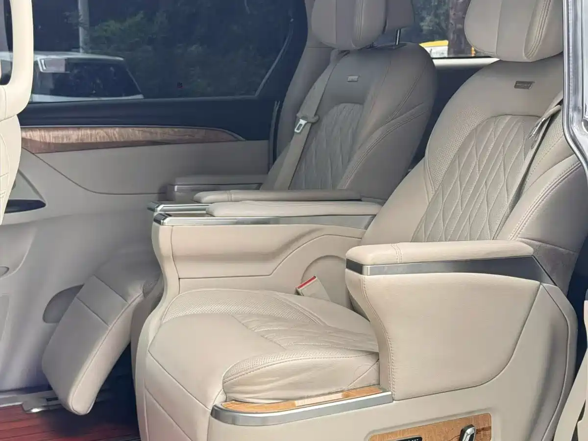 Buick GL8 2018 ES 28T Comfort Type China VI фото 7