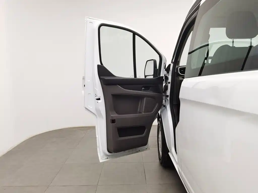 Ford Transit 2024 2023 Model 2.0T Diesel Manual Multi-Purpose Commercial Vehicle Medium Wheelbase Medium Roof 5/6-Seater