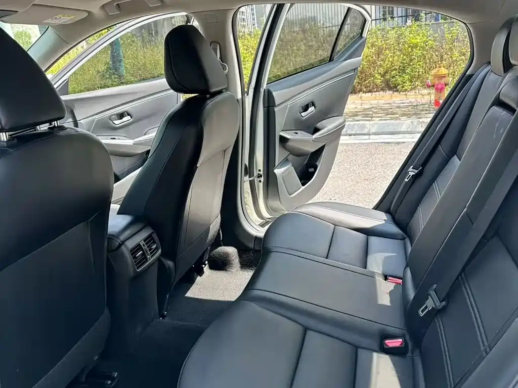 Nissan SYLPHY, миниатюра 5