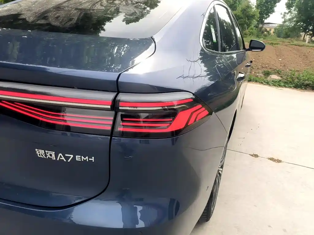Geely Galaxy Galaxy A7 2025 EM-i фото 8