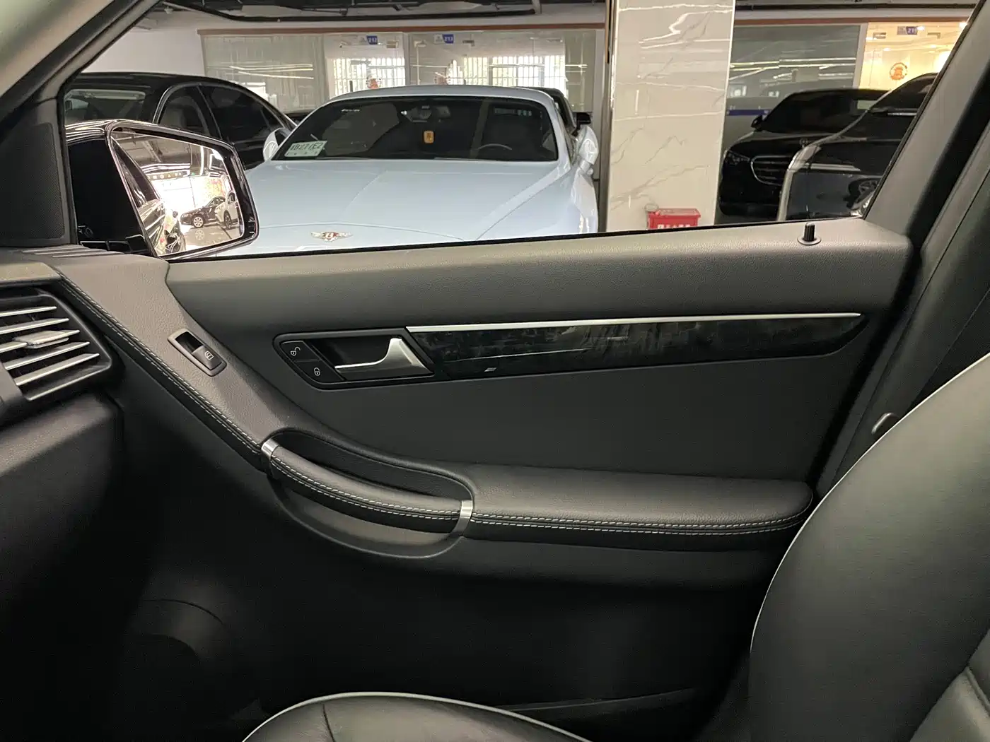 Mercedes-Benz R-Class 2017 R 320 4MATIC Business Collector's Edition фото 23