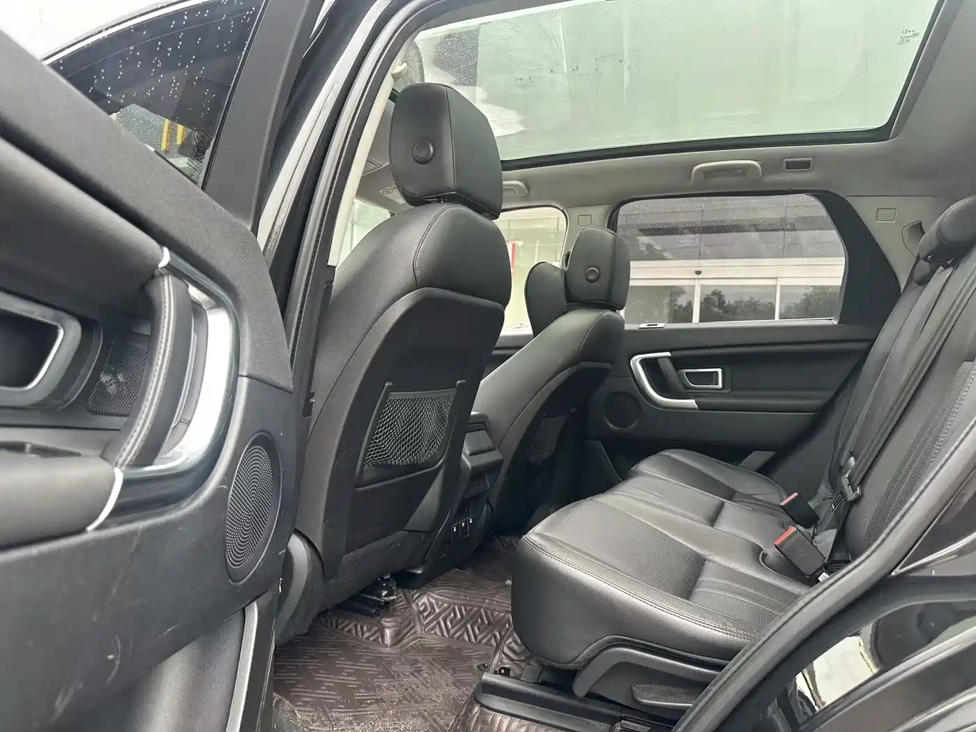 Land Rover Discovery Sport 2018 240PS HSE Edition фото 6