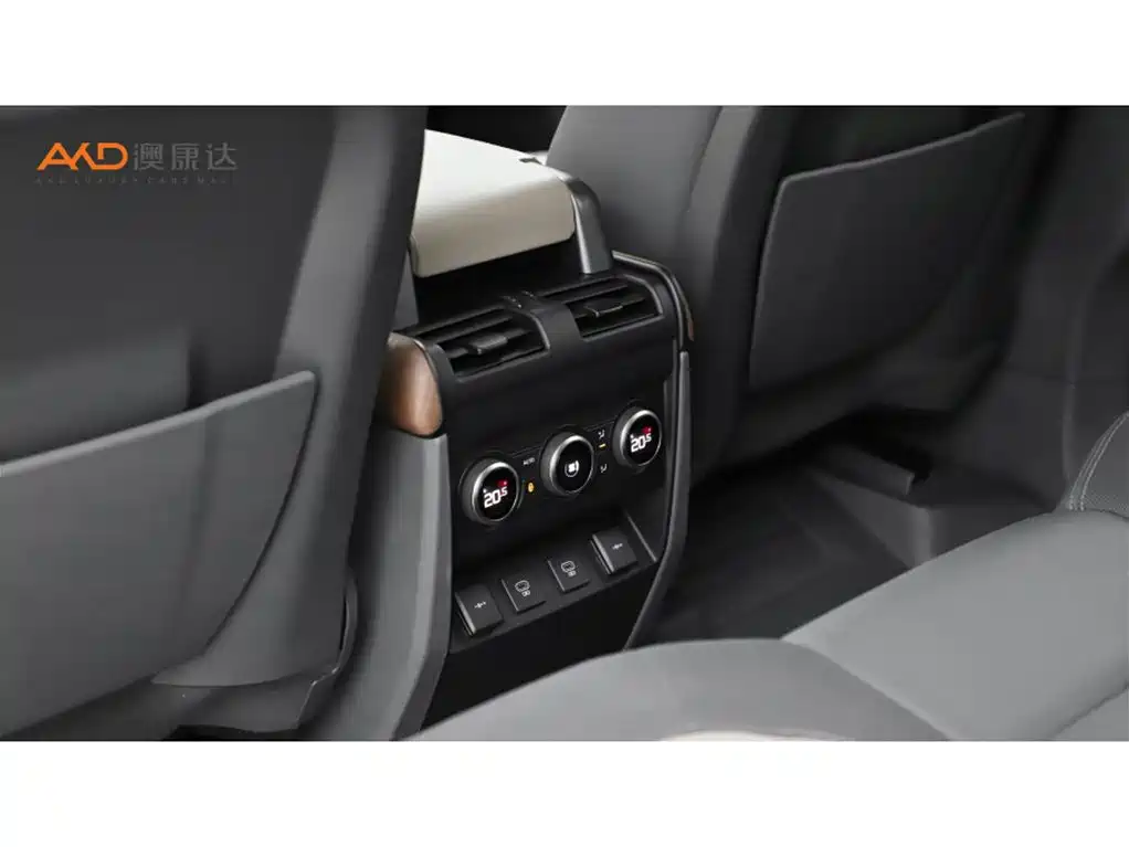 Land Rover Defender 2022 110 P400 X-DYNAMIC HSE фото 9