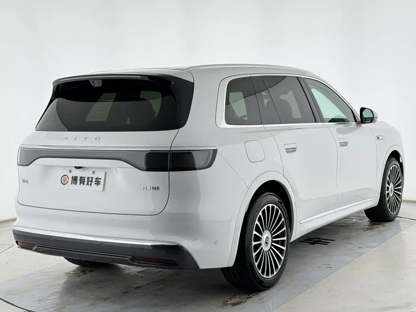AITO Wenjie AITO M8 2025 Range Extender Max+ Edition 53.4kWh 5-seater фото 7