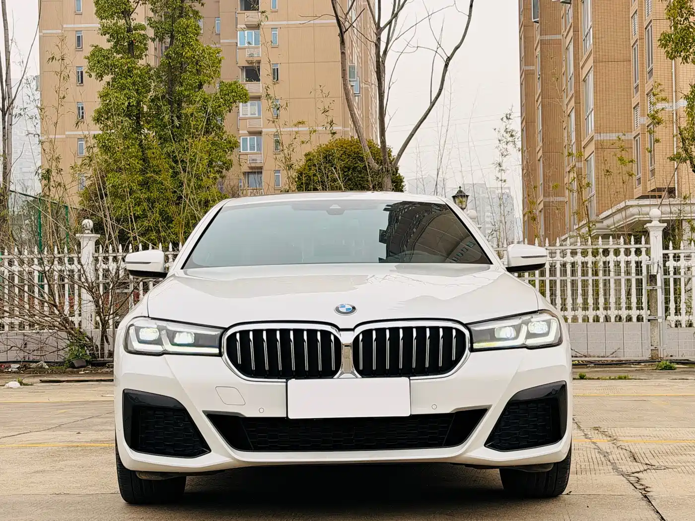 BMW 5 Series 2022 525Li M Sport Package фото 2
