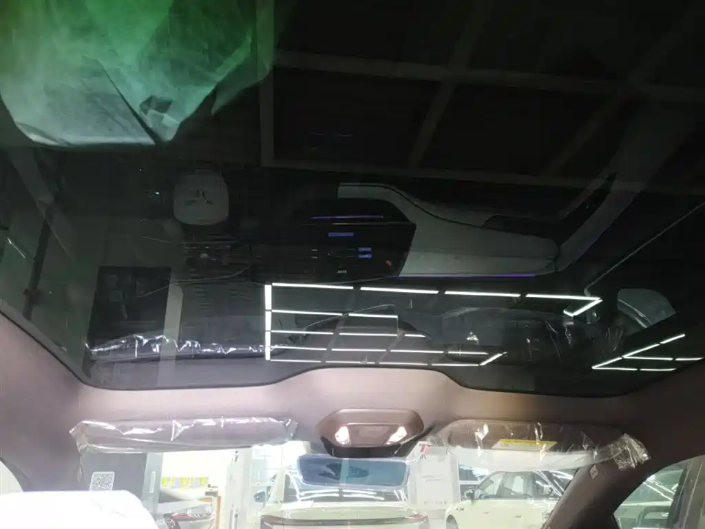 Hongqi EH7 2024 640 Pro+ AWD Edition фото 18