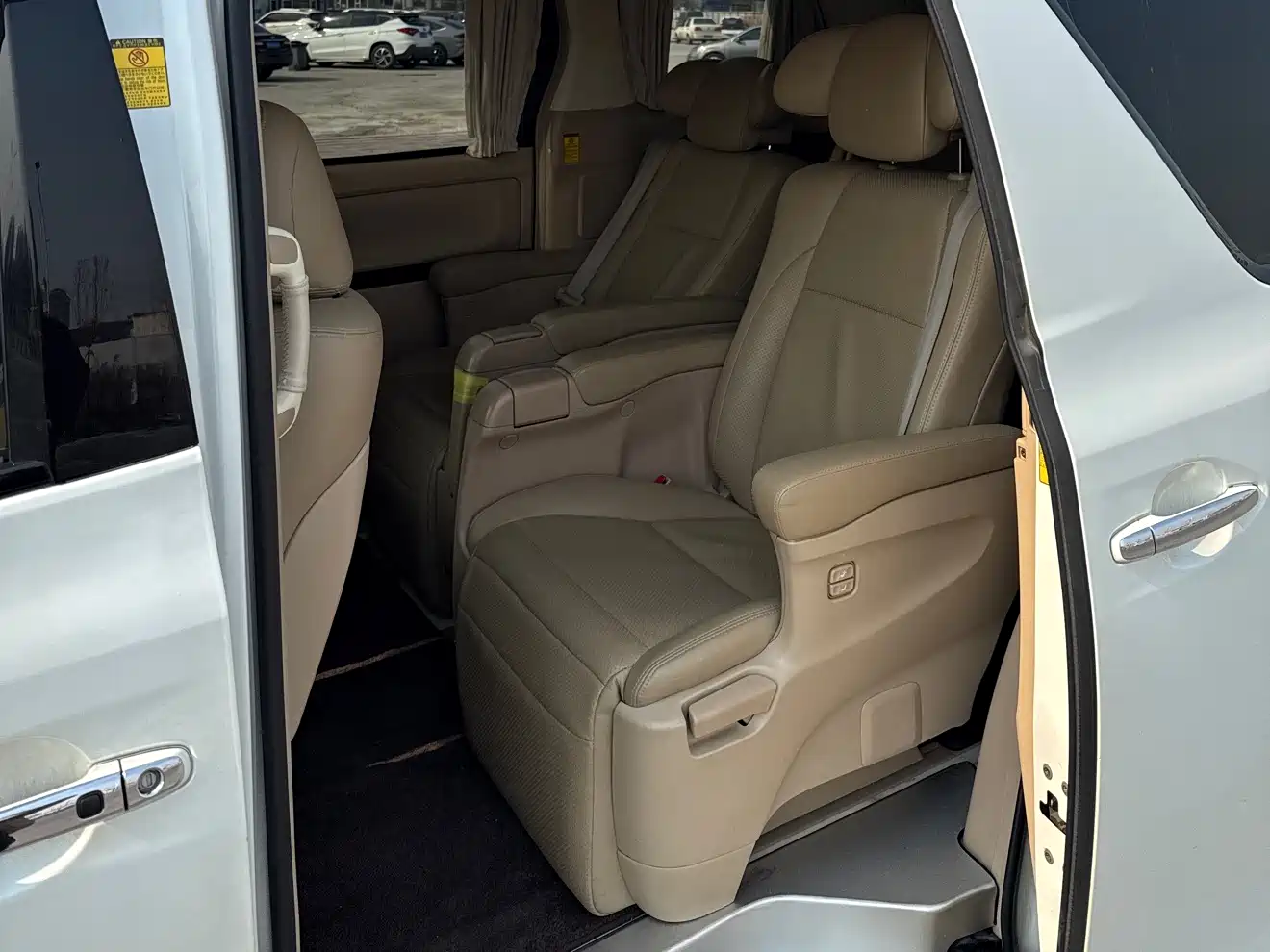 Toyota Alphard 2012 3.5L Luxury Edition фото 12