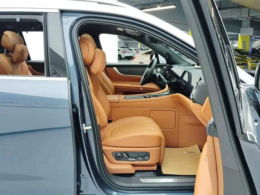 AITO Wenjie AITO M9 2024 Range Extender Ultra 52kWh 6-seater фото 8
