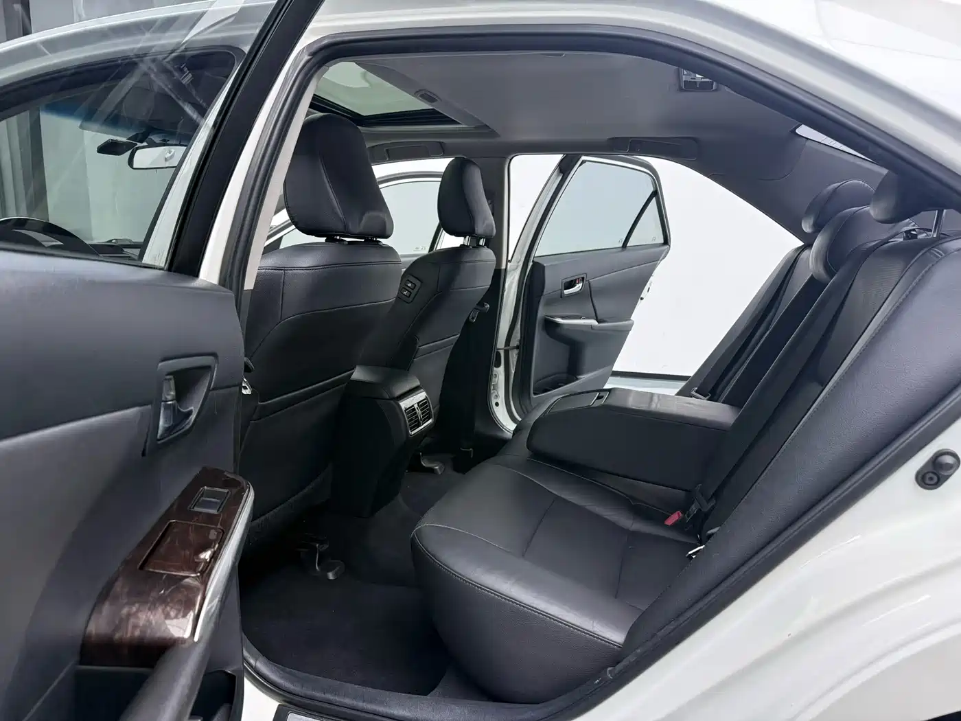Toyota Camry 2015 2.0G Leading Edition фото 3