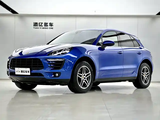 PORSCHE MACAN
