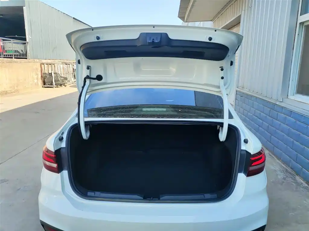 Volkswagen Lavida 2024 Model 1.5L Automatic Delight Edition фото 19