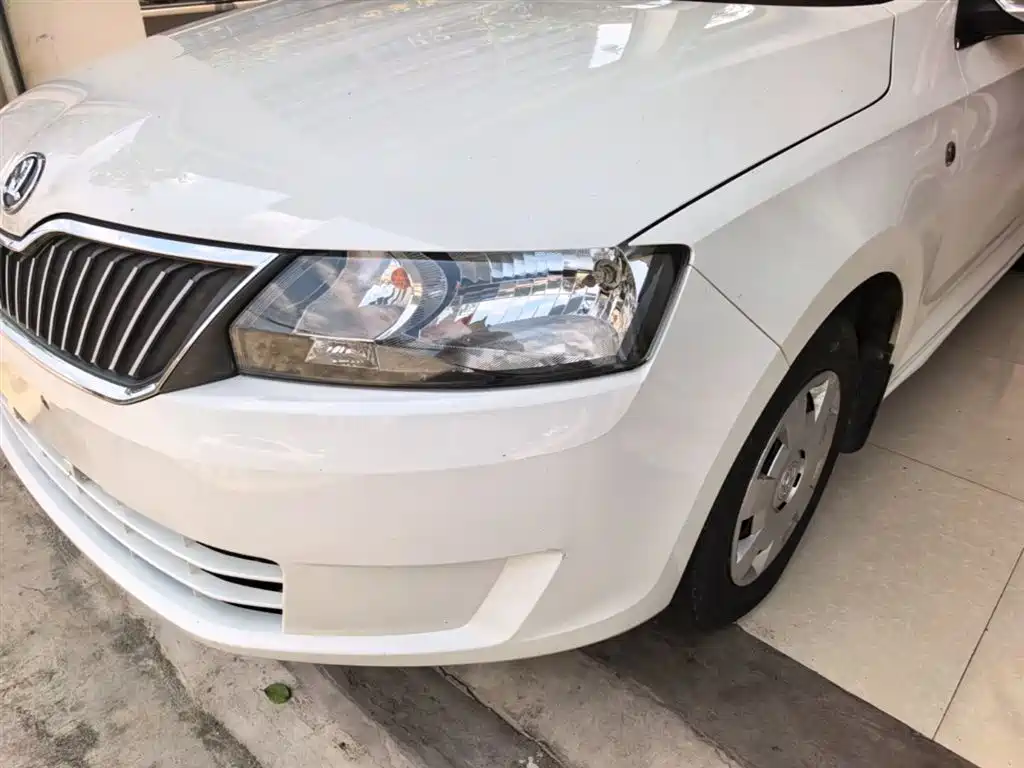 Škoda Rapid 2016 1.6L Automatic Forward Edition фото 24