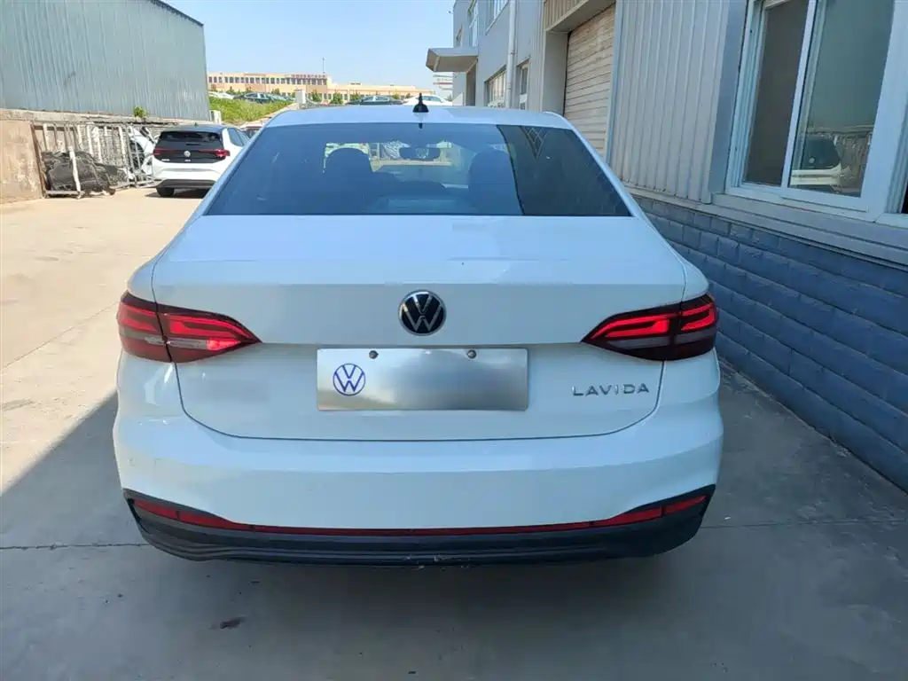 Volkswagen Lavida 2024 Model 1.5L Automatic Delight Edition фото 6