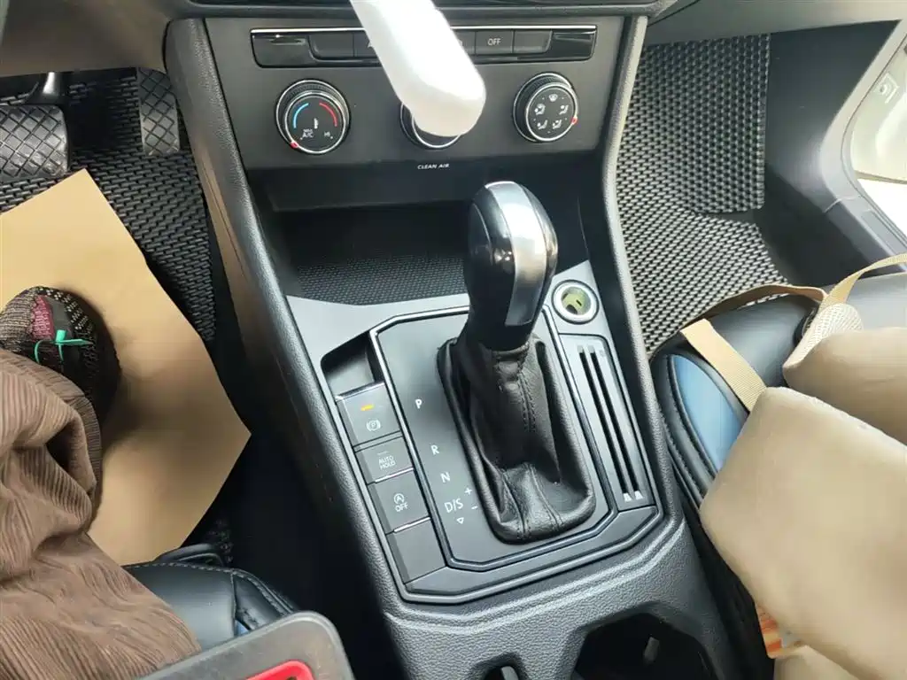 Volkswagen Lavida 2024 Model 1.5L Automatic Delight Edition фото 14