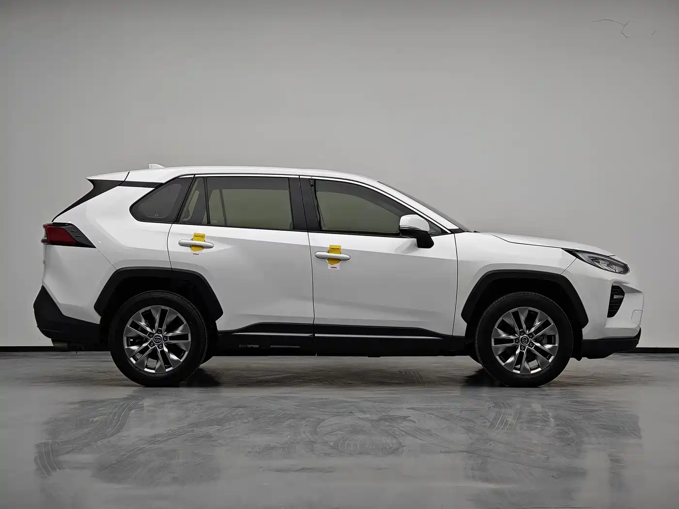 Toyota Wildlander 2024 2.0L CVT FWD Leading Edition фото 20